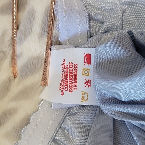 ✨️LAST CHANCE✨️ Vintage Hand Dyed Slip Size Small in Silver Gradient - Picture 5 of 15